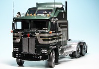 Kenworth K100 Aerodyne Truck (1976) | Road Kings | Peter Nasshan Modellautos