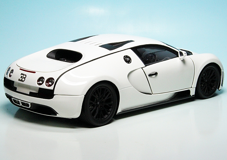 Bugatti Veyron Super Sport (2011) | Bugatti | Road Cars 1/18