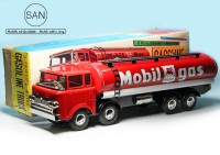 5211 Gasoline Truck Tankwagen "Mobilgas"